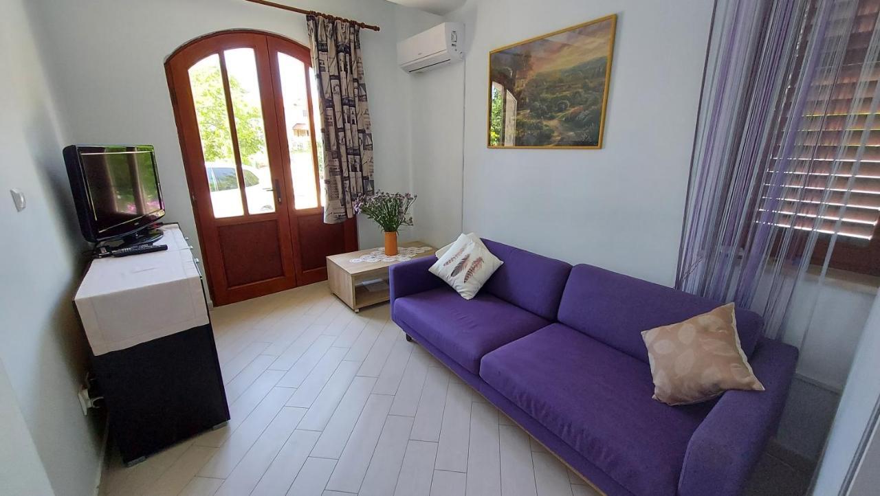 Apartments Cezar Vinkuran Buitenkant foto