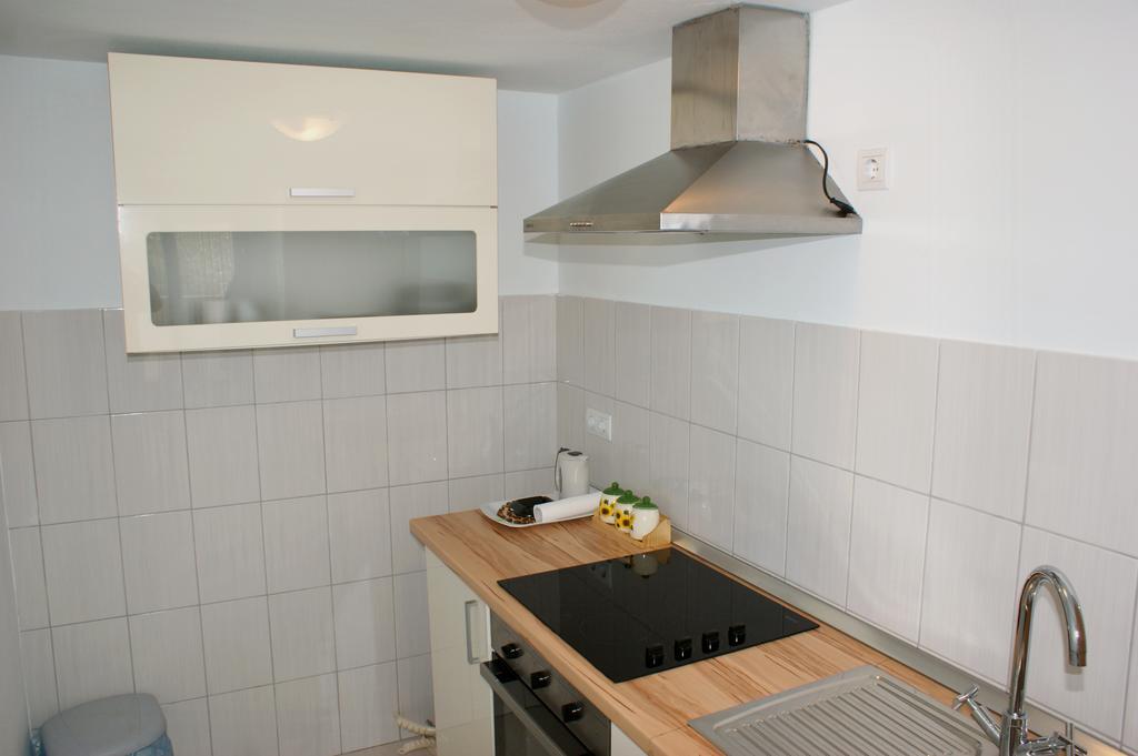 Apartments Cezar Vinkuran Buitenkant foto