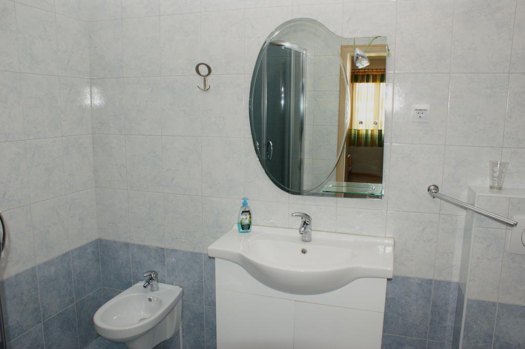 Apartments Cezar Vinkuran Buitenkant foto