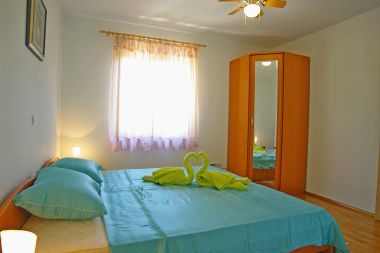 Apartments Cezar Vinkuran Buitenkant foto