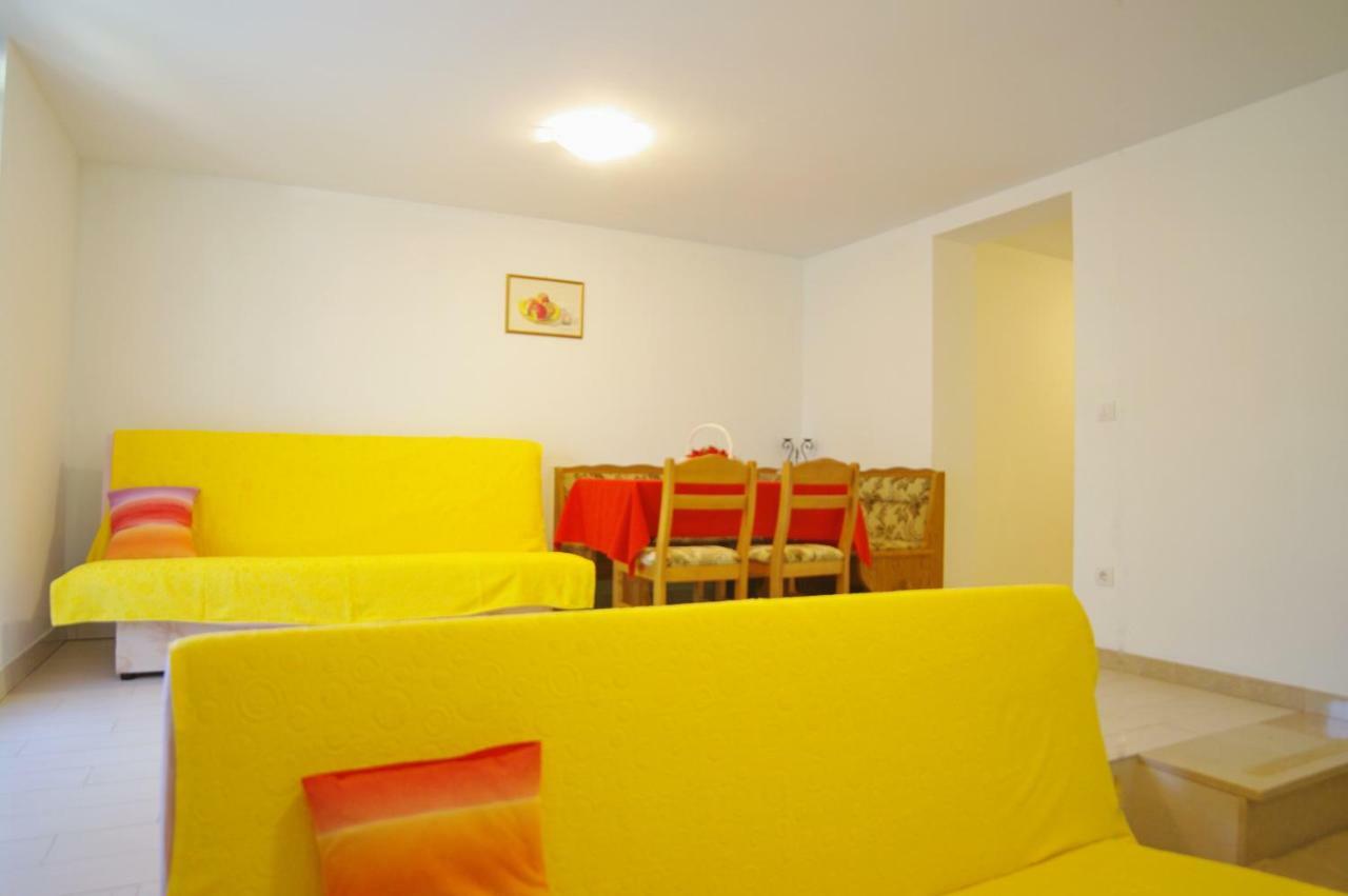 Apartments Cezar Vinkuran Buitenkant foto