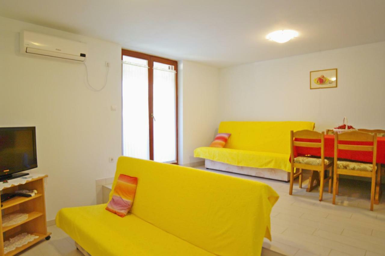 Apartments Cezar Vinkuran Buitenkant foto
