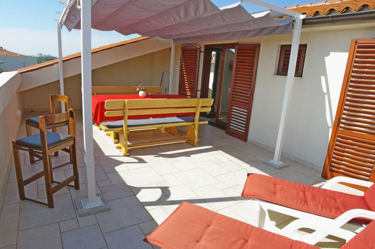 Apartments Cezar Vinkuran Buitenkant foto