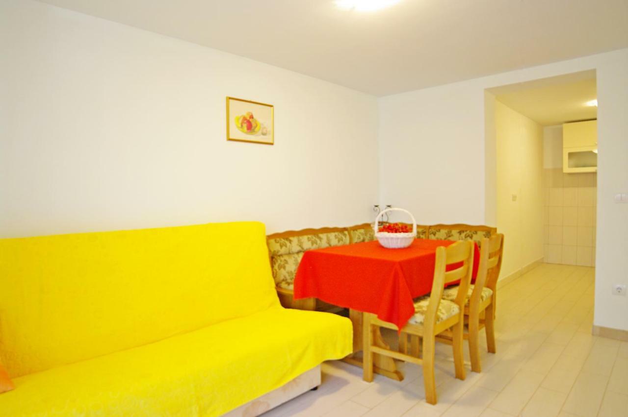 Apartments Cezar Vinkuran Buitenkant foto