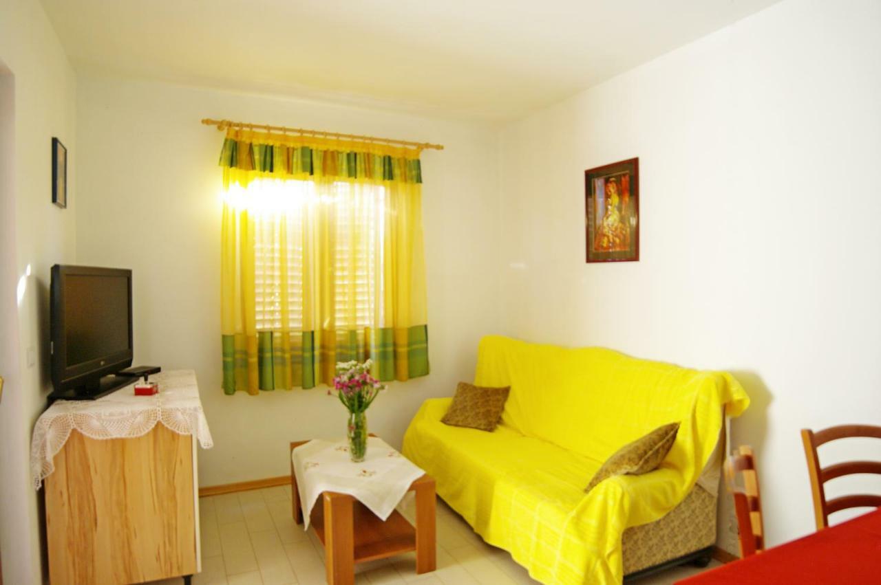 Apartments Cezar Vinkuran Buitenkant foto